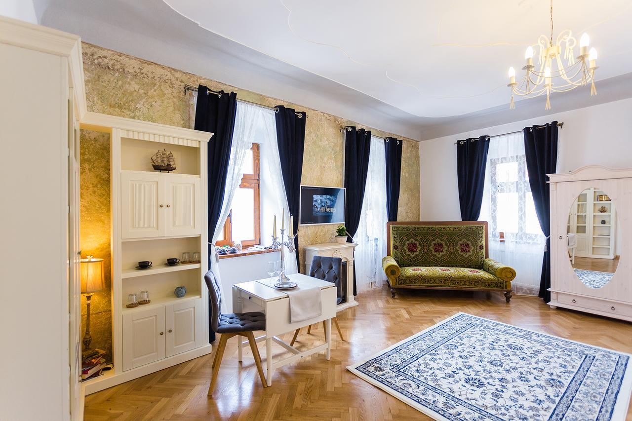 Crown Jewels Centre Apartment *