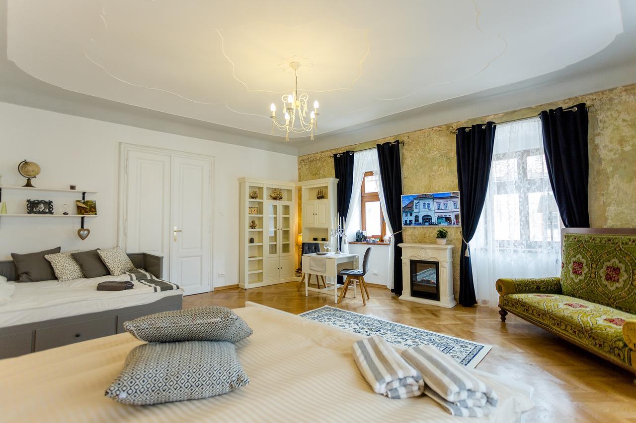 Crown Jewels Centre Apartment *